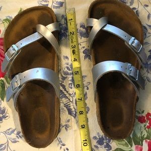 Women’s silver Mayori Birkenstock sandals size 38 (size 7.5 US)
